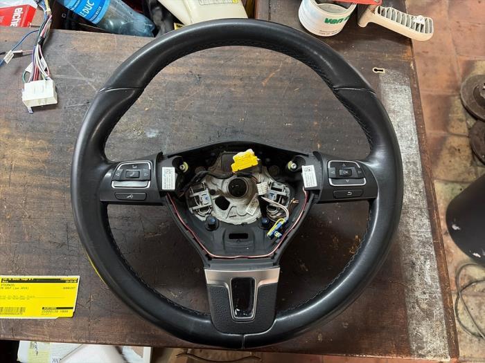 Volant d'un Volkswagen Golf, Volkswagen, -, 3 mois de garantie, Utilisé