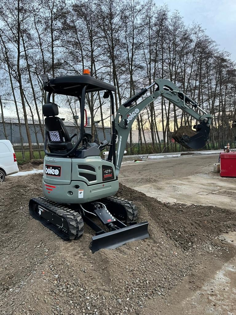 Boleo Minigraver ZW17 binnendraaier  € 250/maand, Articles professionnels, Machines & Construction | Jardin, Parc & Sylviculture