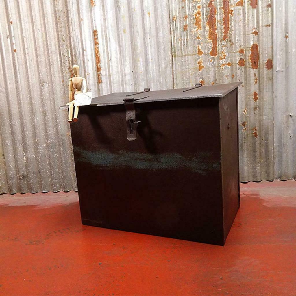 Metalen kist 2021-195, Antiek en Kunst, Ophalen