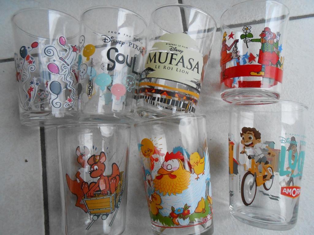 4 photos : verres bière coca eau enfant OU mug tasses 5e/LOT, Enlèvement, Comme neuf, Verre