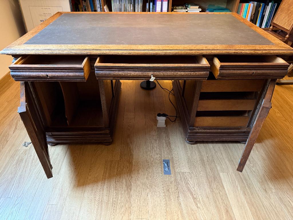 Grand bureau en chêne avec fauteil assorti, Maison & Meubles, Bureaux, Enlèvement, Utilisé