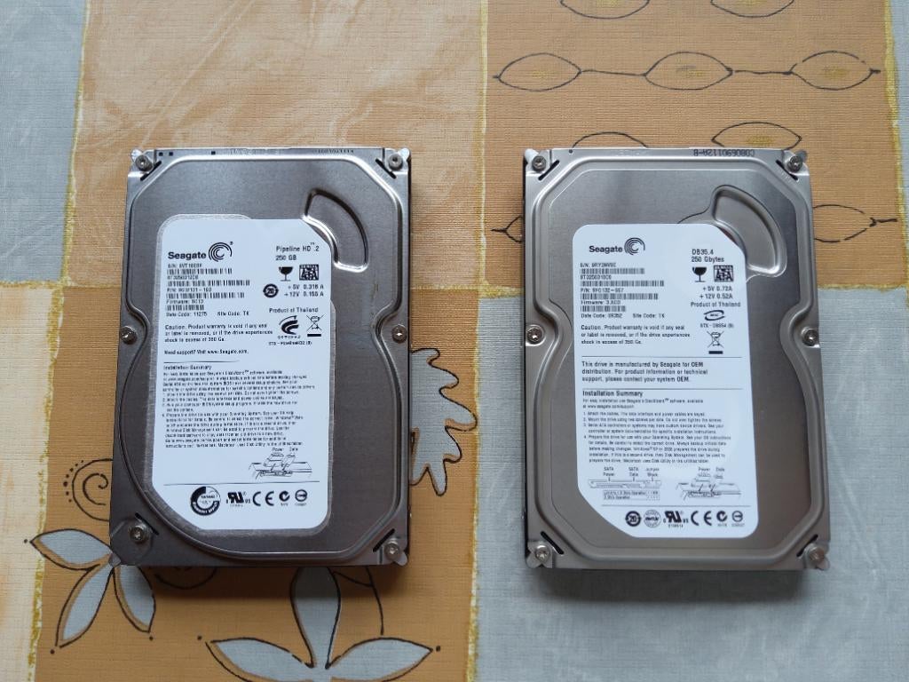 DISQUE DUR DISQUETTES LECTEUR CD ET DVD, Enlèvement, Utilisé, 250 GB
