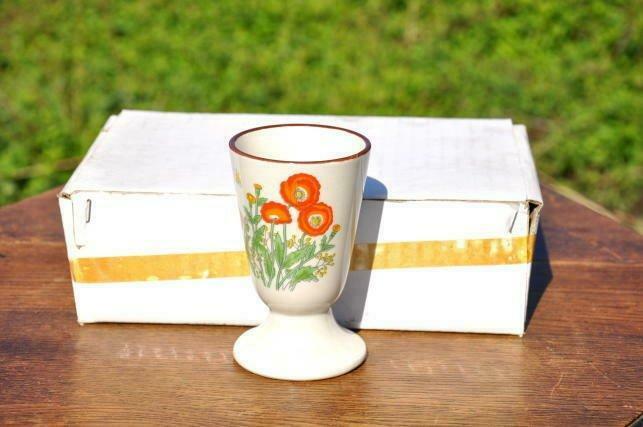 4 tasses forme mazarin neuve decor coquelicot, Enlèvement ou Envoi, Utilisé, Tasse(s) et/ou soucoupe(s)