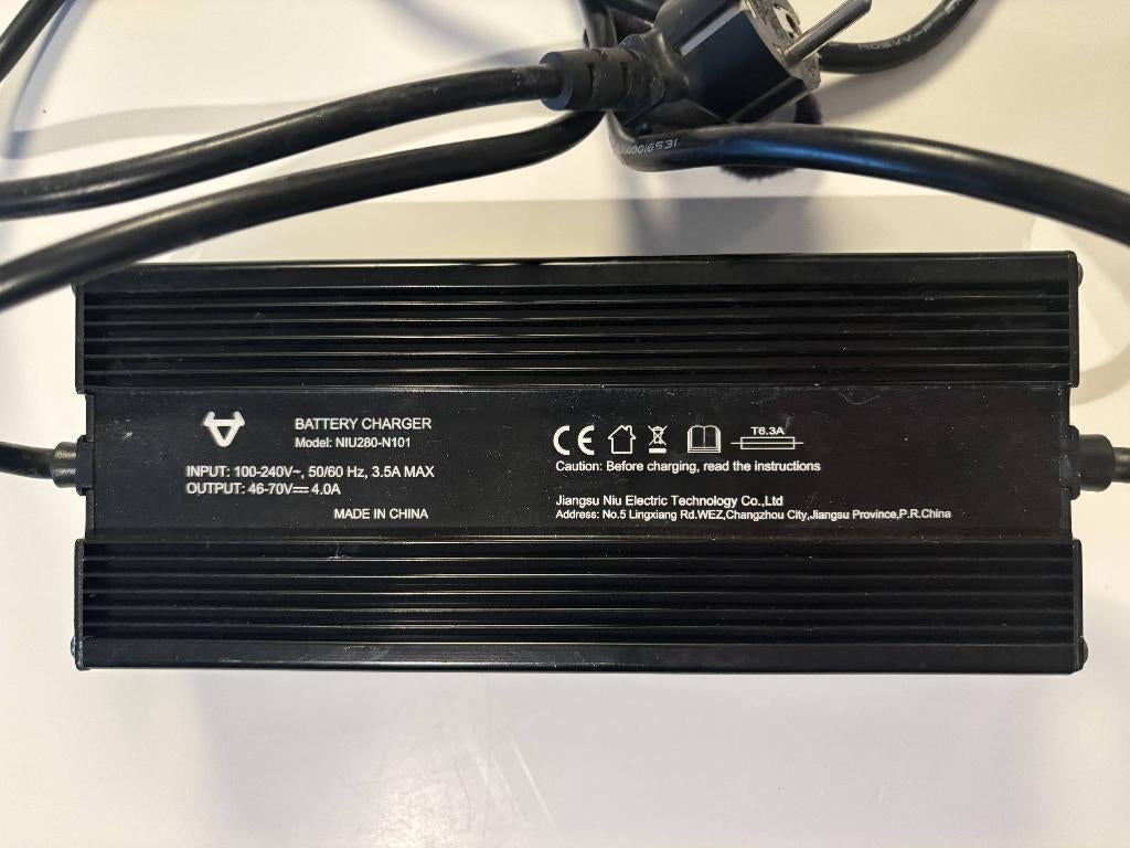 NIU Acculader Oplader 60v (26ah-32ah-35ah), Envoi, Comme neuf, Électrique, NIU