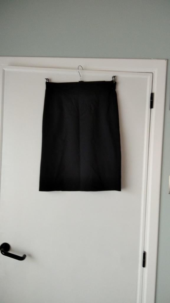 Zwart rokje Iceberg maat 44, Kleding | Dames, Ophalen of Verzenden, Maat 42/44 (L), Zwart