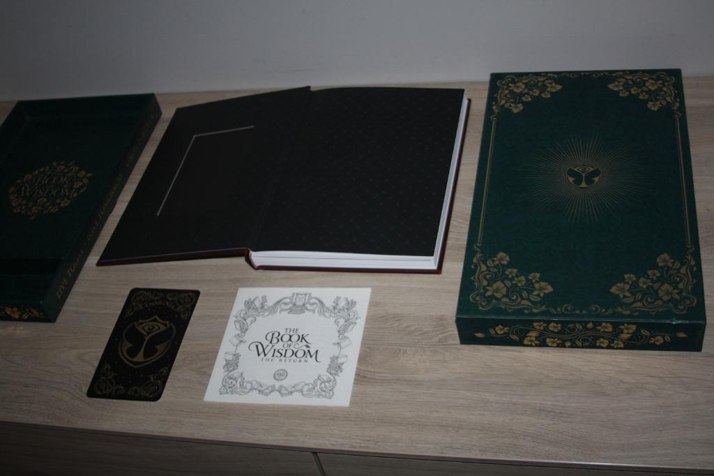the book of Wisdom box ,Tomorrowland ,bijlagen (zonder band), Boeken, Sarah Maria Griffin, Ophalen of Verzenden, Zo goed als nieuw