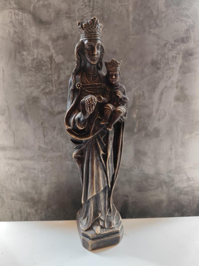 Statuette de notre dame de Tongres. Vierge noire et Jésus, Enlèvement ou Envoi