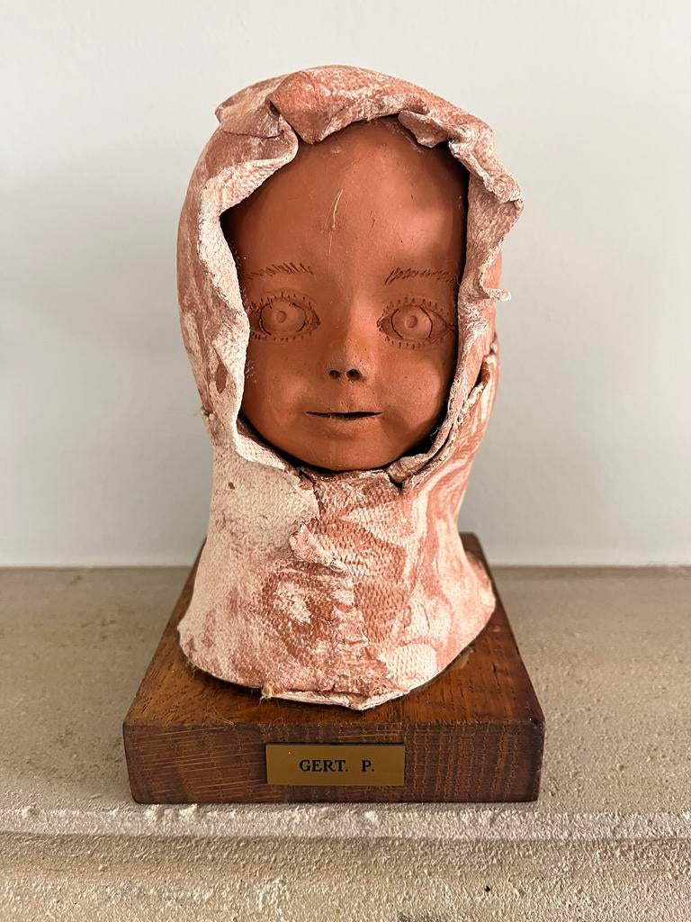 Œuvre d'art magnifiquement finie en argile, Enlèvement