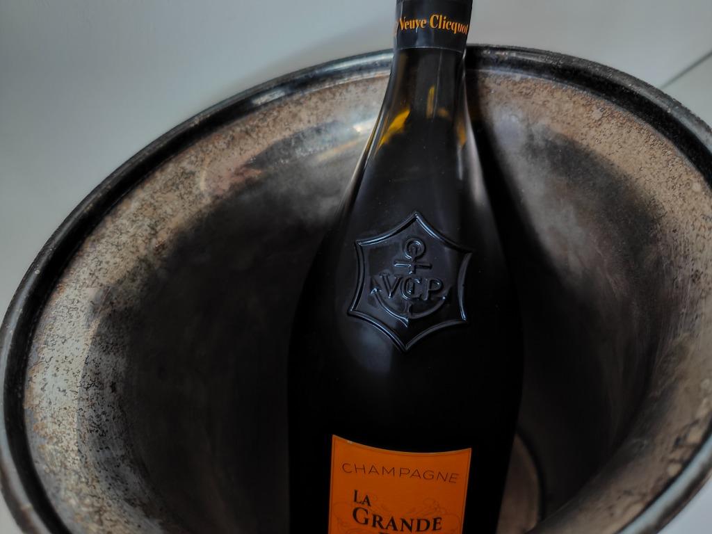 Seau à champagne Veuve Clicquot Ponsardin, argenté Vers 1970, Enlèvement ou Envoi, Pleine, Comme neuf, Champagne