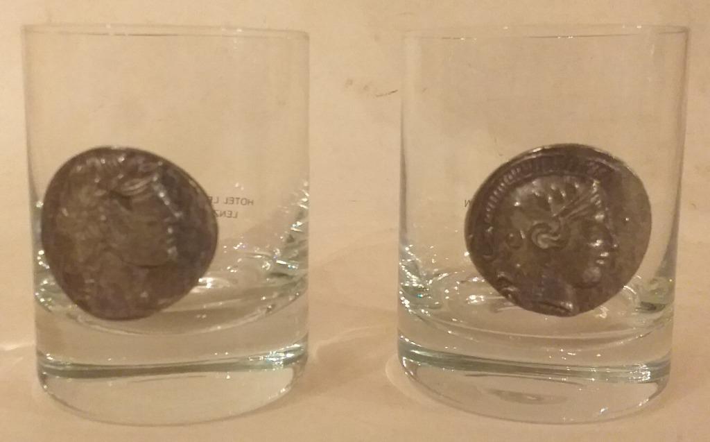 verres à boire avec répliques de pièces grecques anciennes, Collections, Enlèvement ou Envoi