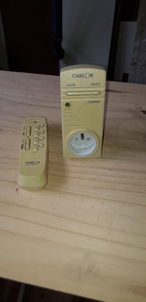 Prise à télécommande, Enlèvement, Utilisé, Prise de courant