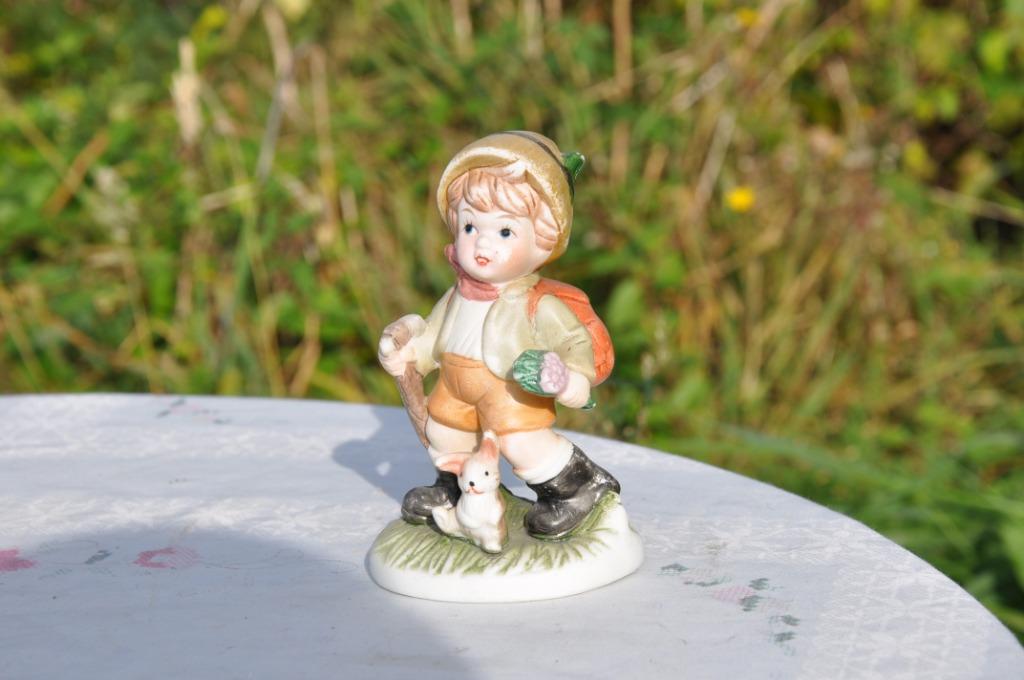 statuette marcheur, Enlèvement ou Envoi