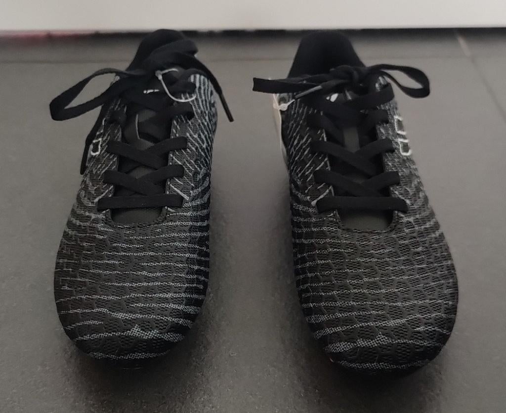Mooie voetbalschoenen Panther, maat 37 (nieuw), Jongen of Meisje, Schoenen, Nieuw, Ophalen of Verzenden