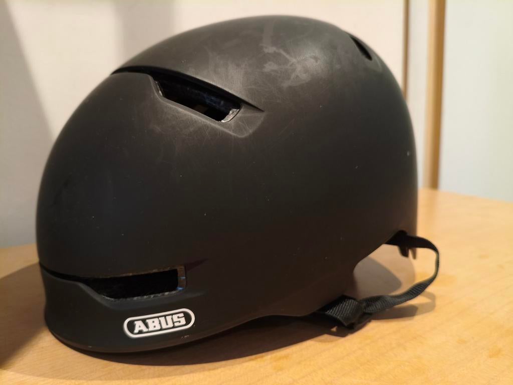 Fietshelm ABUS Scarper valvet 3.0 large, Fietsen en Brommers, Fietsaccessoires | Fietshelmen, Ophalen