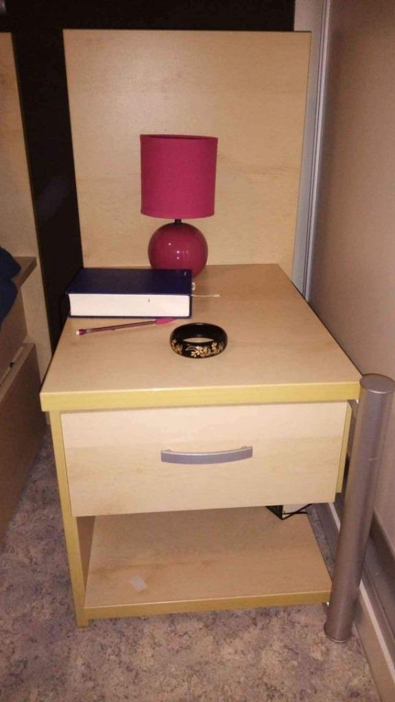 Table de chevet, Enlèvement ou Envoi, Comme neuf