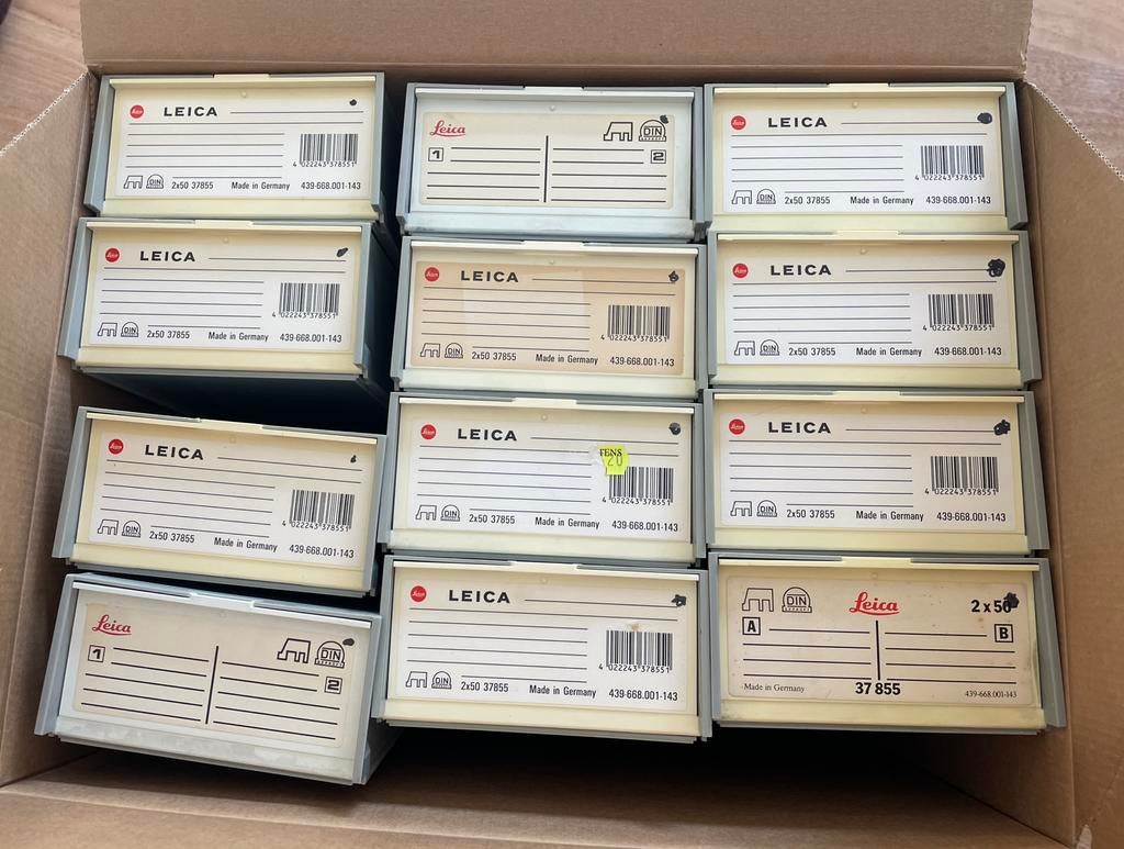 LEICA dia laders, Ophalen of Verzenden, Zo goed als nieuw