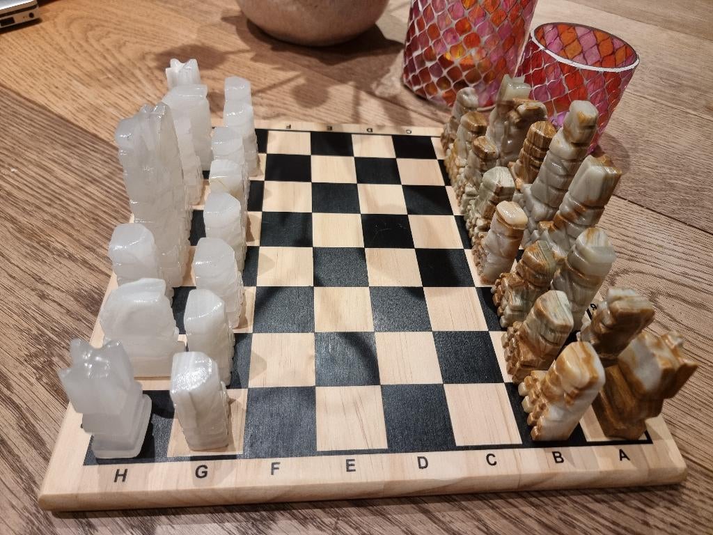 Marmeren schaakstukken, Een of twee spelers, Ophalen, Zo goed als nieuw