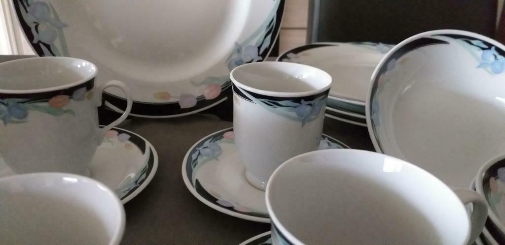 Eetservies voor 4 uit porselein, Nieuw, Ophalen of Verzenden, Overige stijlen, Porselein