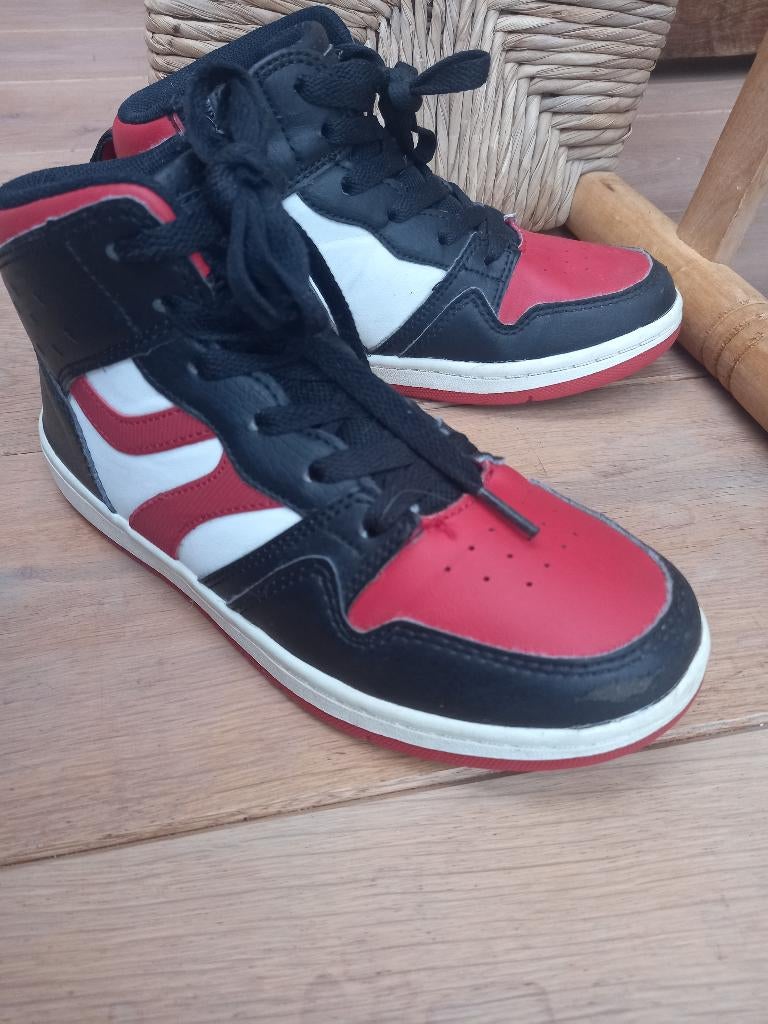 Sneakers Cemi, Kinderen en Baby's, Kinderkleding | Schoenen en Sokken, Ophalen, Sportschoenen, Cemi, Zo goed als nieuw