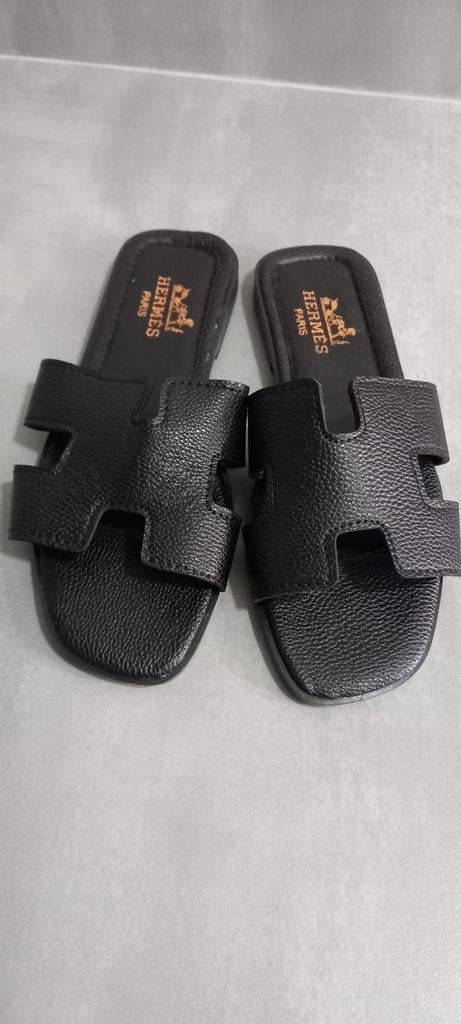 Sandales  Hermes nouvelles pointure 36, Enlèvement