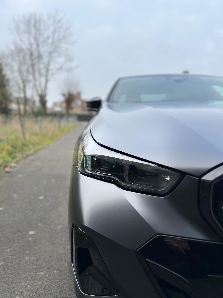 BMW i5 M60, Auto's, BMW, Automaat, 4 deurs, Zwart, Zwart