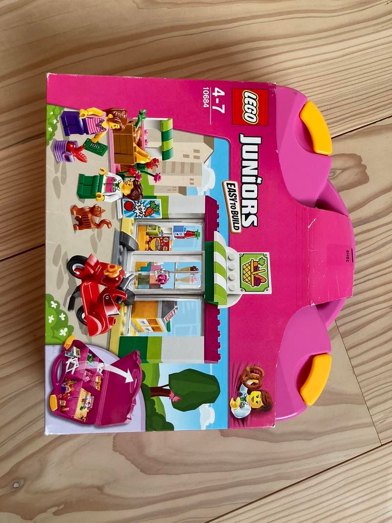 LEGO JUNIORS 4 tot 7 jaar supermarkt Easy to build koffer, Enfants & Bébés, Jouets | Duplo & Lego, Comme neuf, Lego, Ensemble complet