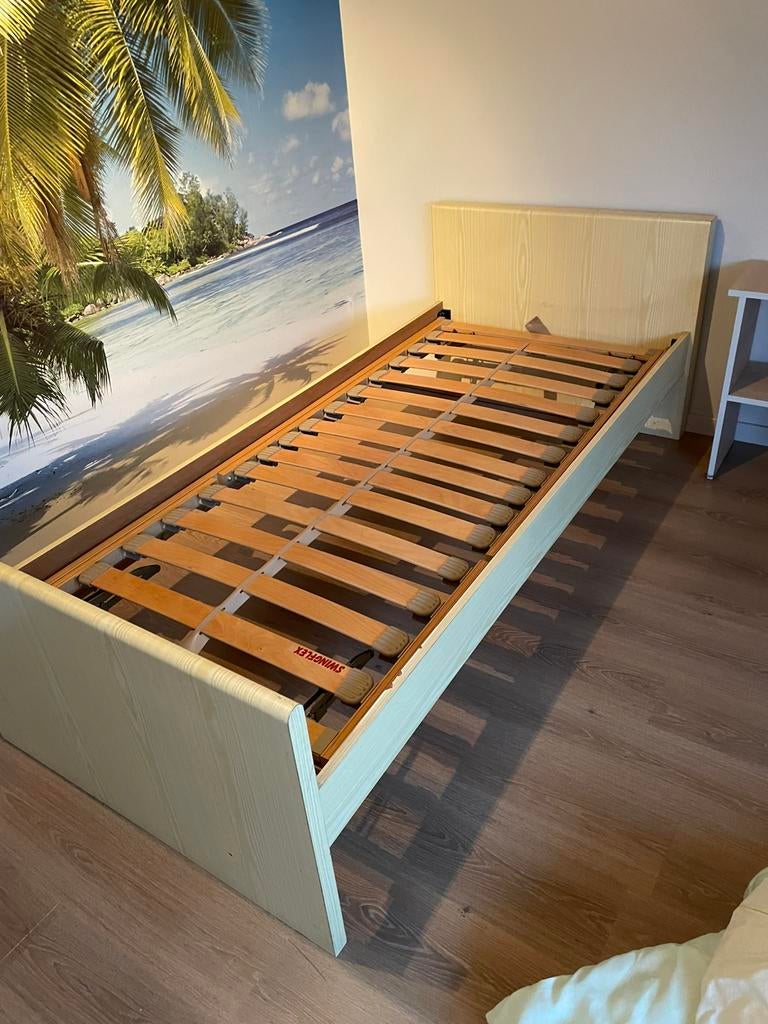 1 persoons bed, Huis en Inrichting, Slaapkamer | Bedden, Ophalen, Gebruikt, Hout, 90 cm