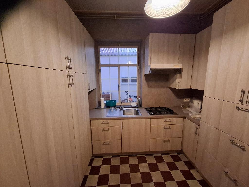 Zoek kusjesman, die keuken-elementen wil kopen, Immo