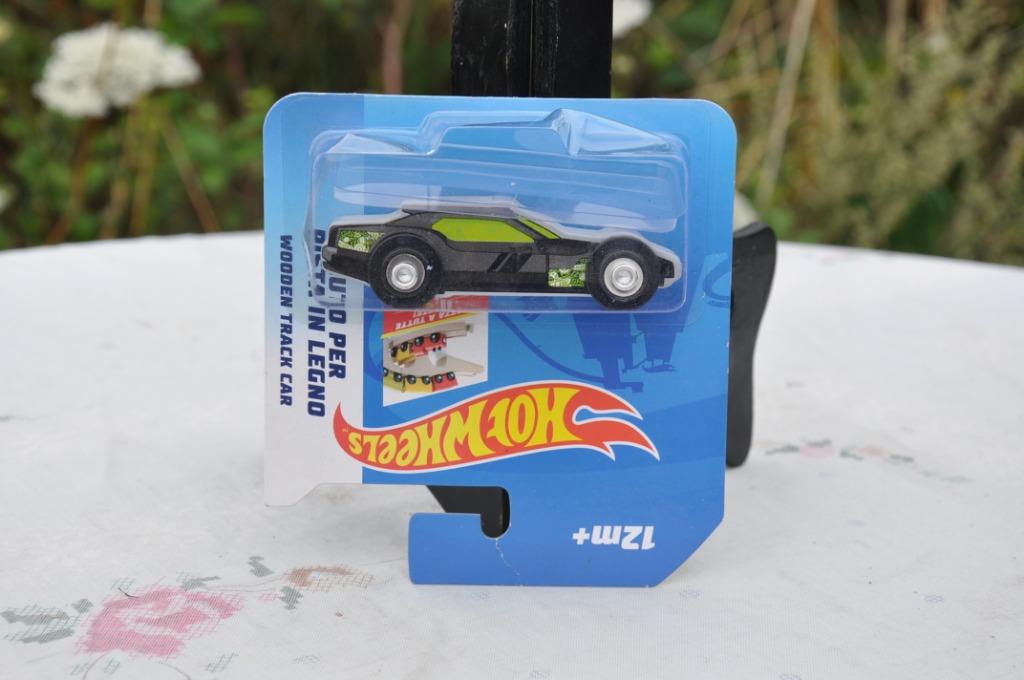 vehicule hotwheels neuf en bois couleur noir, Enlèvement ou Envoi