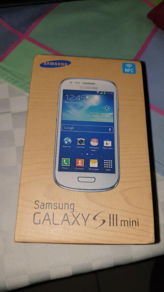 Samsung Galaxy S III mini, Autres modèles, Enlèvement ou Envoi, 3 à 6 mégapixels, Comme neuf