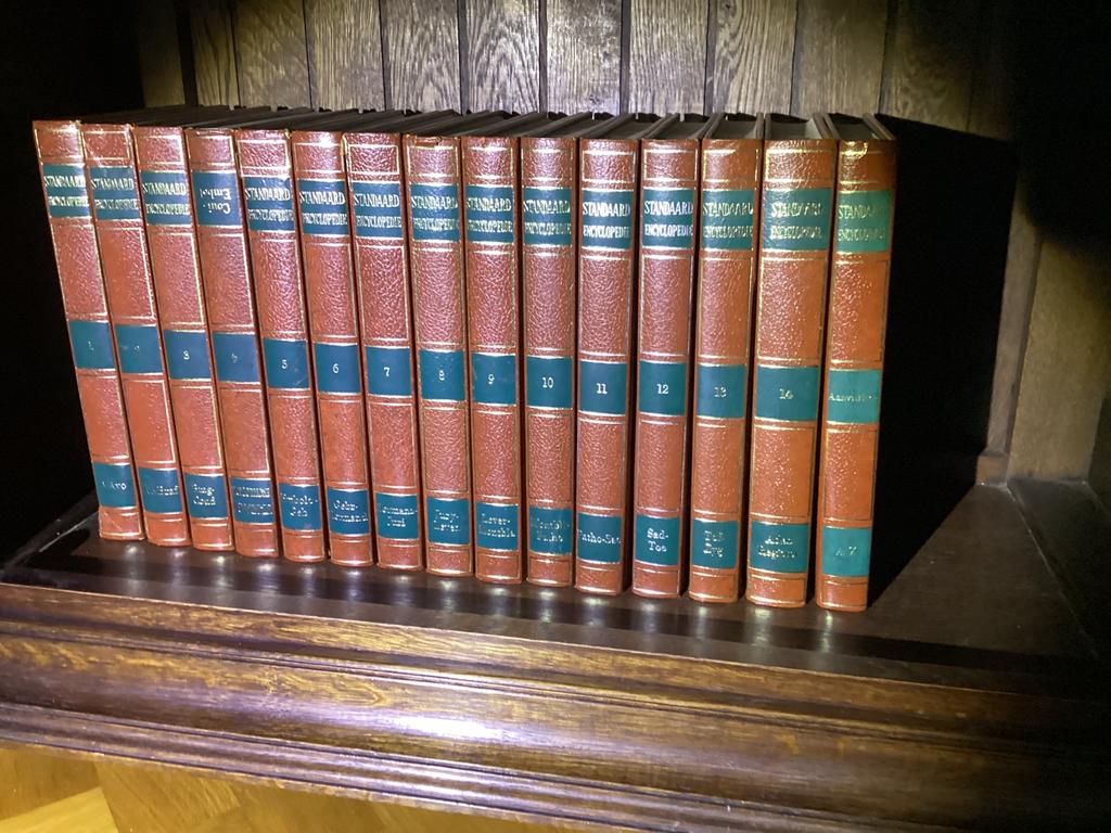 Encyclopedie Standaard, Boeken, Ophalen, Zo goed als nieuw