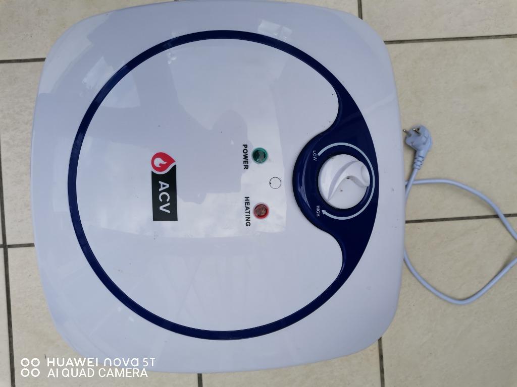 ACV elektrische boiler voor onder de spoelbak - 15 L, Doe-het-zelf en Bouw, Ophalen, Geiser, Minder dan 20 liter, Minder dan 3 jaar oud