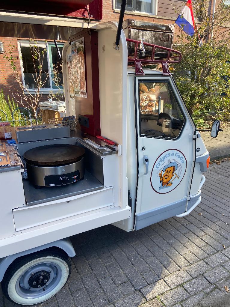 Tuktuk Piaggio Ape 50 Foodtruck couleur crème, Enlèvement, Snacks