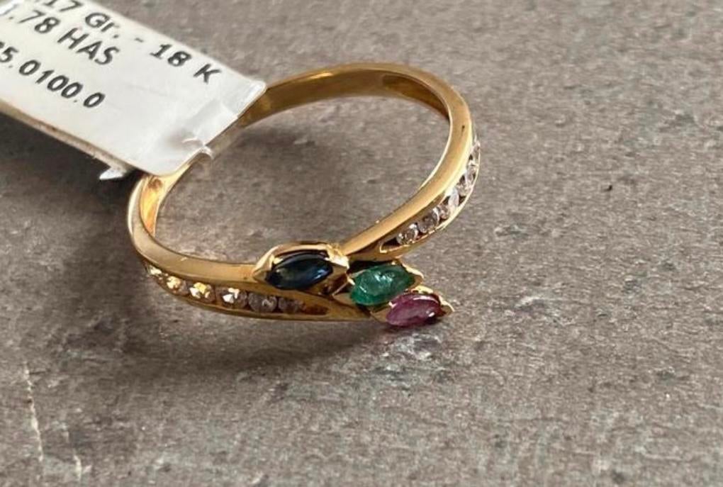 18 karaat gouden ring met steentjes.  Nieuw, Ophalen, Nieuw
