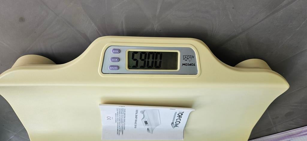 Babyweegschaal topcom met geheugen, Kinderen en Baby's, Ophalen, Zo goed als nieuw