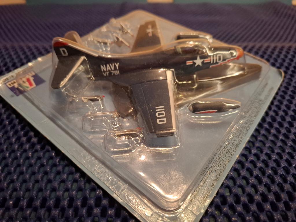 ITALERI Avions & Hélico Militaires FABBRI 2001 F9F PHANTHER, Enlèvement ou Envoi, Italeri
