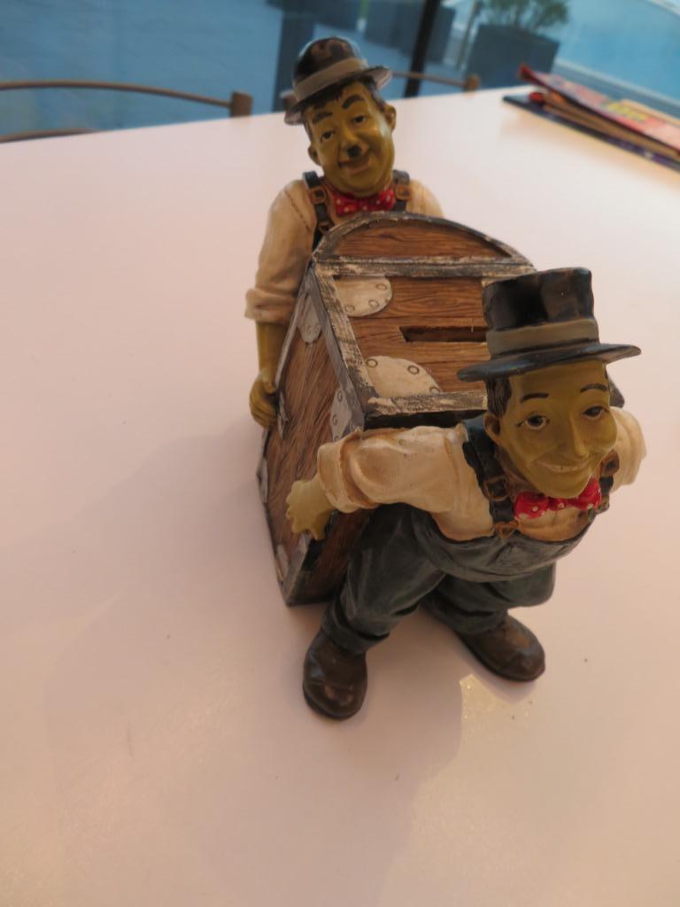 Laurel en Hardy spaarpot in resine, Ophalen of Verzenden, Gebruikt