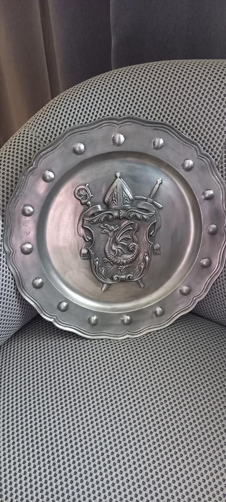 Grande assiette étain. Armoiries Malmedy., Enlèvement ou Envoi