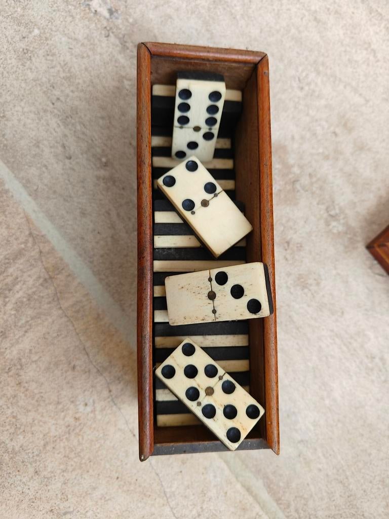 Dominos français anciens en os et ébène : original, Enlèvement, Utilisé