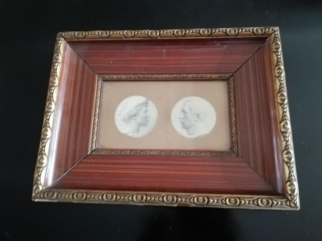 Kader met foto's van Koningin Elisabeth en Koning Albert I, Verzamelen, Ophalen of Verzenden, Gebruikt, Kaart, Foto of Prent
