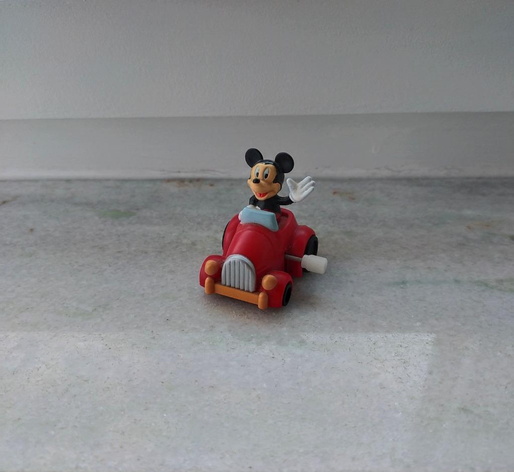 Figurine "Mickey Mouse" en voiture à remonter – DISNEY, Collections, Disney, Comme neuf, Statue ou Figurine, Mickey Mouse, Enlèvement ou Envoi