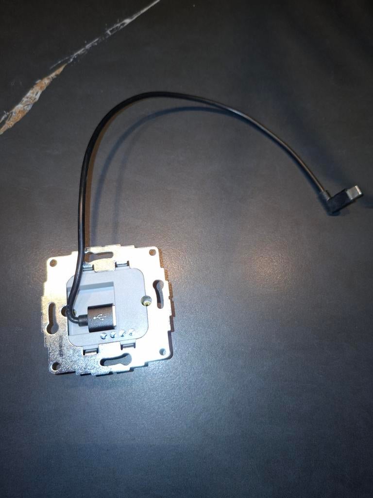 sCharge 12W inbouw voedingsadapter 230V met USB-C S24C, Ophalen