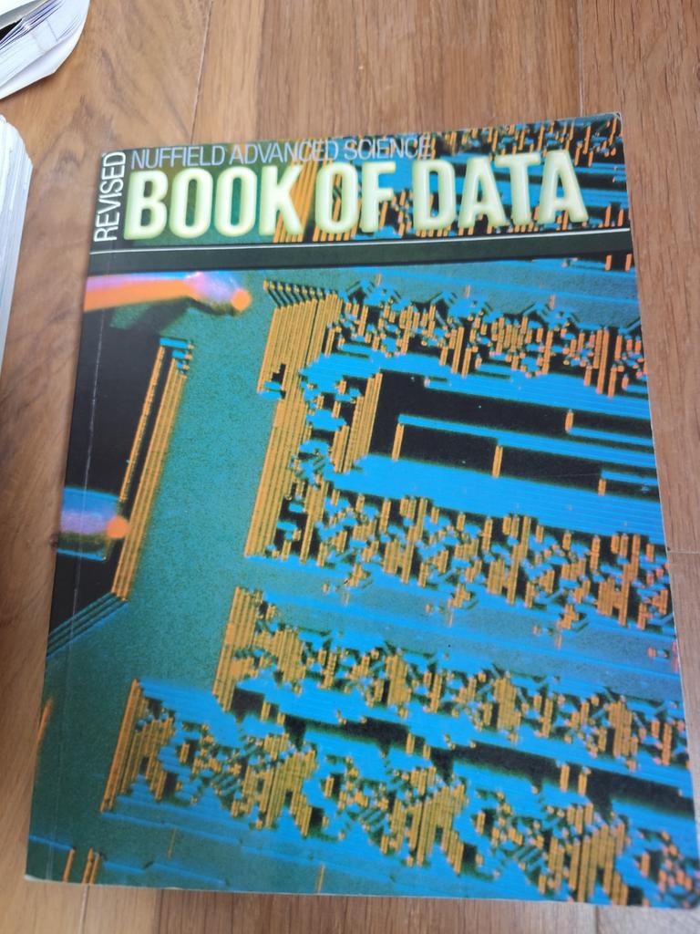 Revised book of data nuffield advanced science, Enlèvement ou Envoi