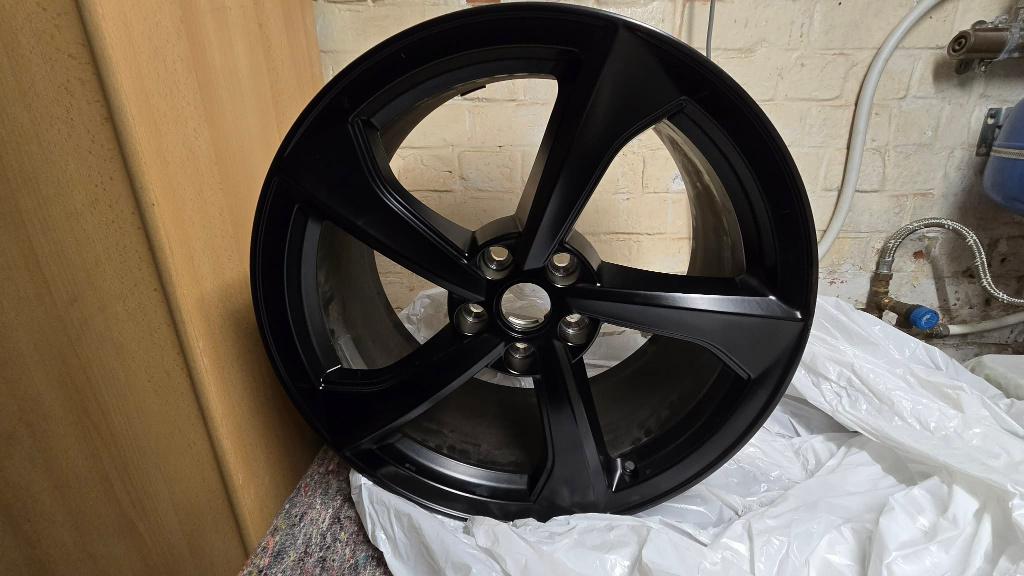 1 origineel Tesla Model Y Juniper 19 inch wiel, Auto-onderdelen, Banden en Velgen, Gebruikt, 255 mm, Velg(en), All Season