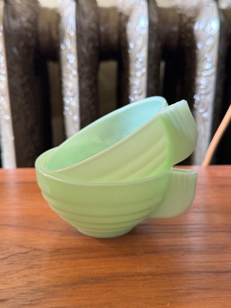 Jadeite groene kopjes, Ophalen