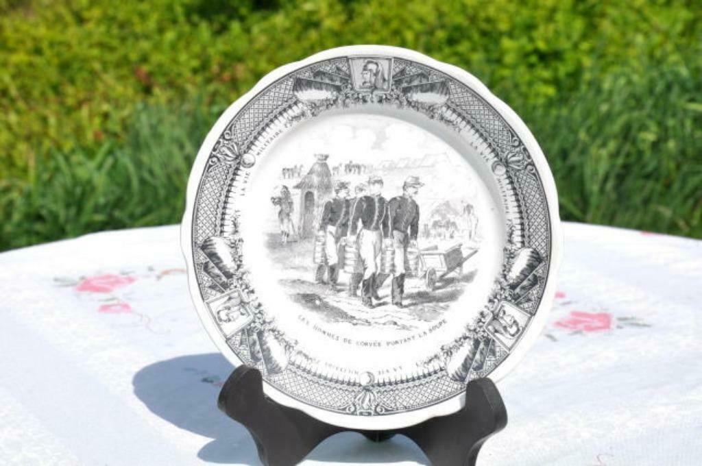 §  assiette sarreguemines "les hommes de corvée " n3, Enlèvement ou Envoi