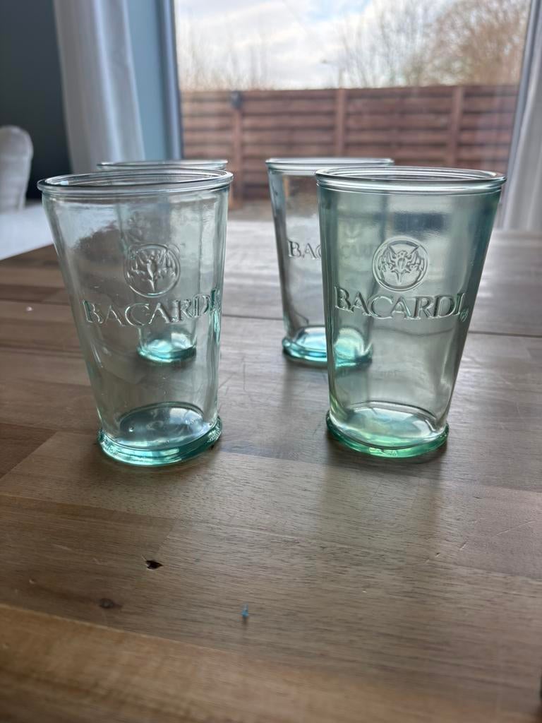 Lot de 4 verres bacardi, Enlèvement, Comme neuf