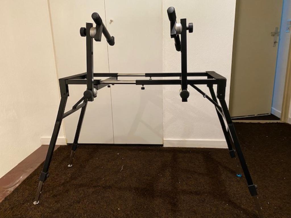 De Luxe Keyboard standaard, Musique & Instruments, Pieds, Enlèvement, Comme neuf, Clavier ou Synthétiseur