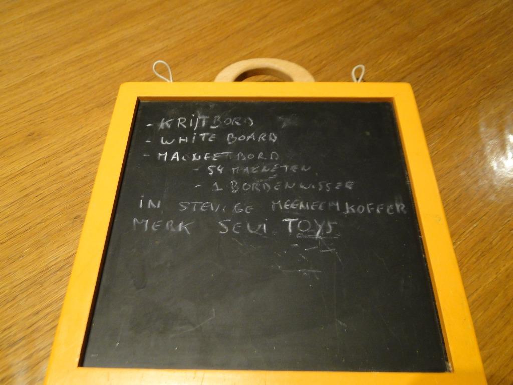 krijtbord/white board/magneetbord met lettermagneten, Ophalen of Verzenden, Gebruikt