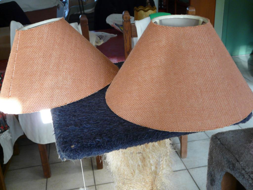 2 , vintage, identieke lampenkapjes in kleur 'oud roze', Huis en Inrichting, Lampen | Lampenkappen, Ophalen, Gebruikt, Overige vormen